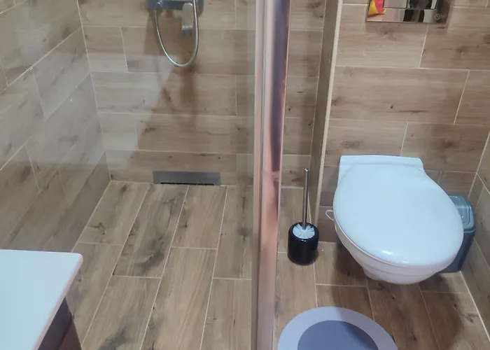 Jelacik アパート スボティツァ